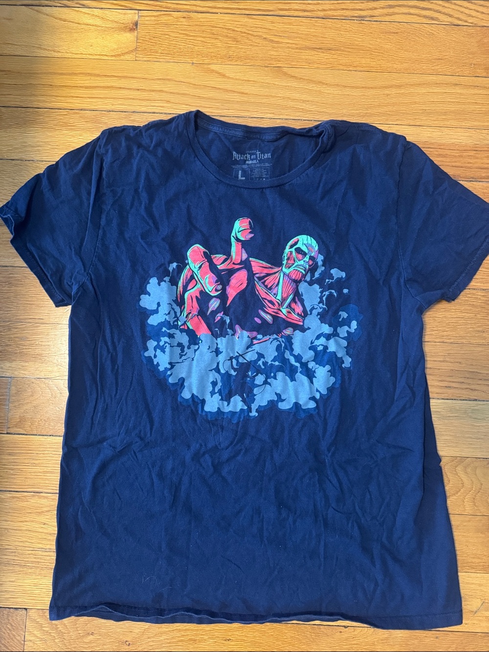 Attack On Titan Loot Crate Tee Shirt Size L